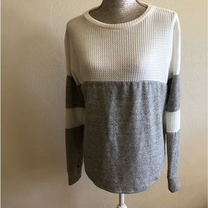 Jun & IVY Francesca’s long sleeves sweater
